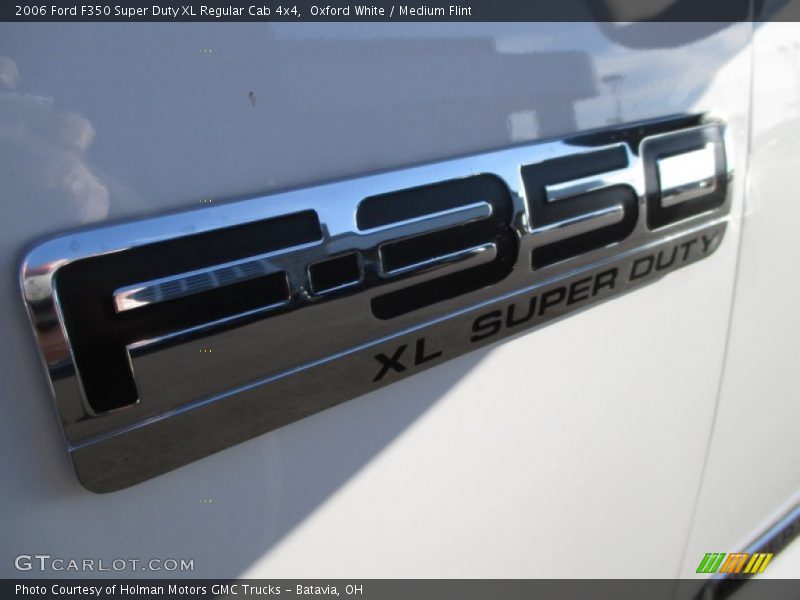 Oxford White / Medium Flint 2006 Ford F350 Super Duty XL Regular Cab 4x4