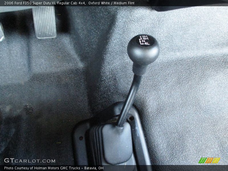 Oxford White / Medium Flint 2006 Ford F350 Super Duty XL Regular Cab 4x4