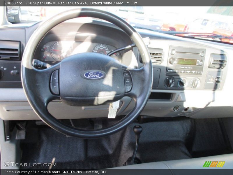 Oxford White / Medium Flint 2006 Ford F350 Super Duty XL Regular Cab 4x4