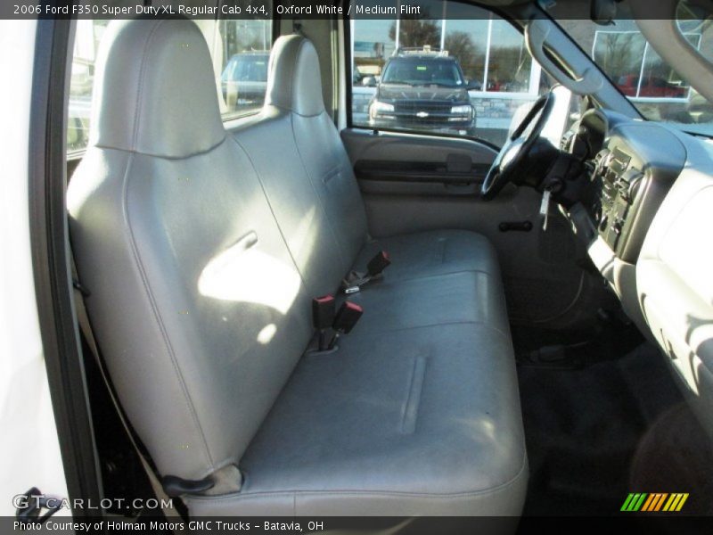 Oxford White / Medium Flint 2006 Ford F350 Super Duty XL Regular Cab 4x4