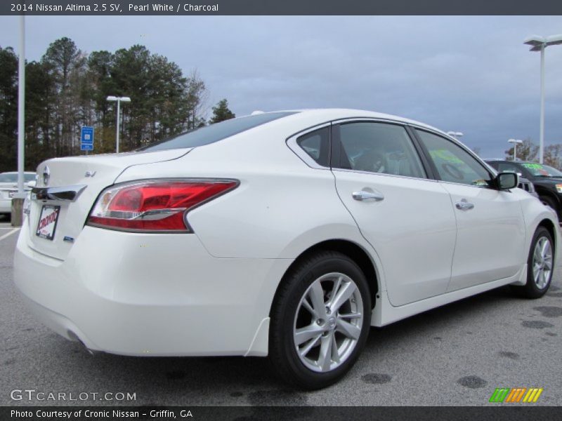 Pearl White / Charcoal 2014 Nissan Altima 2.5 SV