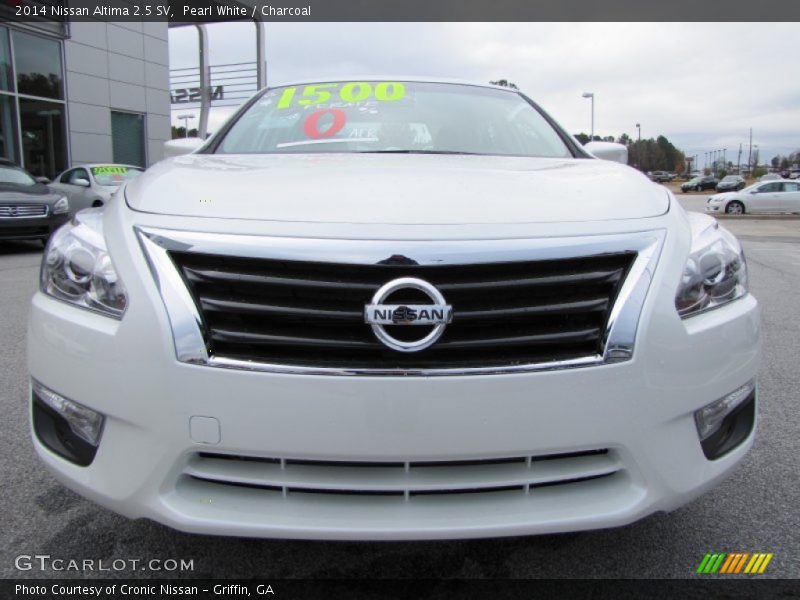 Pearl White / Charcoal 2014 Nissan Altima 2.5 SV