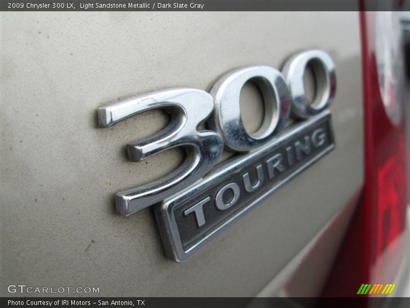 Light Sandstone Metallic / Dark Slate Gray 2009 Chrysler 300 LX