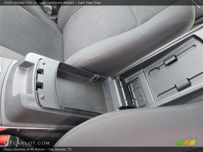 Light Sandstone Metallic / Dark Slate Gray 2009 Chrysler 300 LX