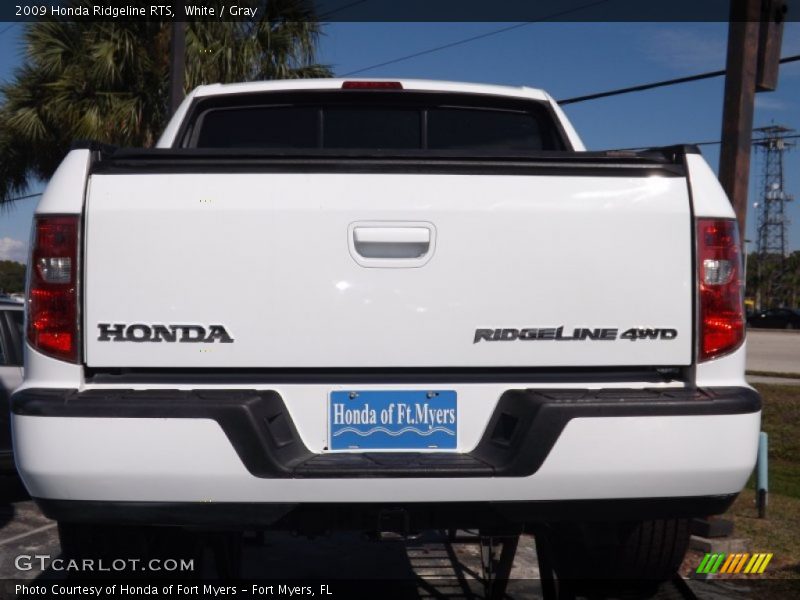 White / Gray 2009 Honda Ridgeline RTS