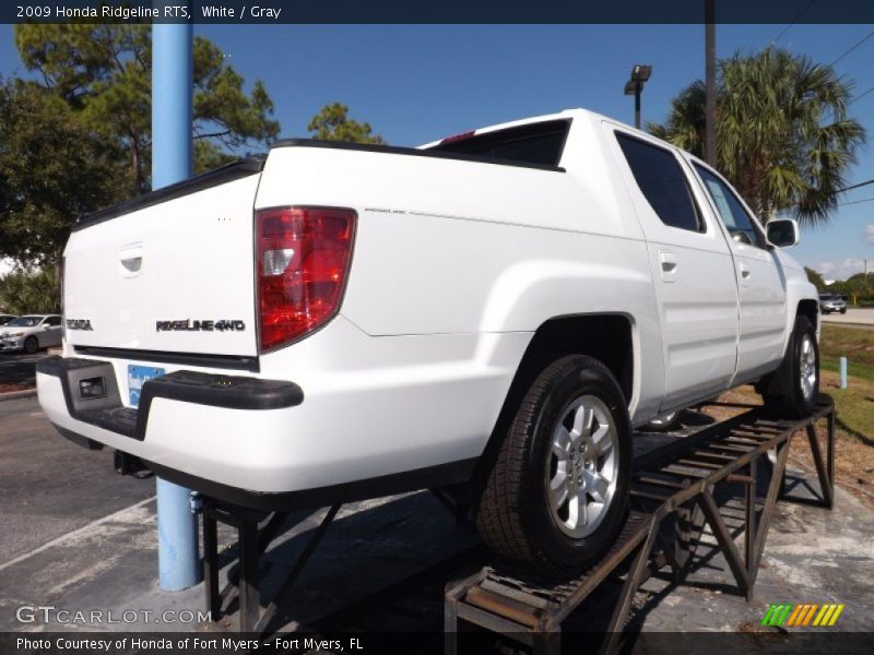 White / Gray 2009 Honda Ridgeline RTS