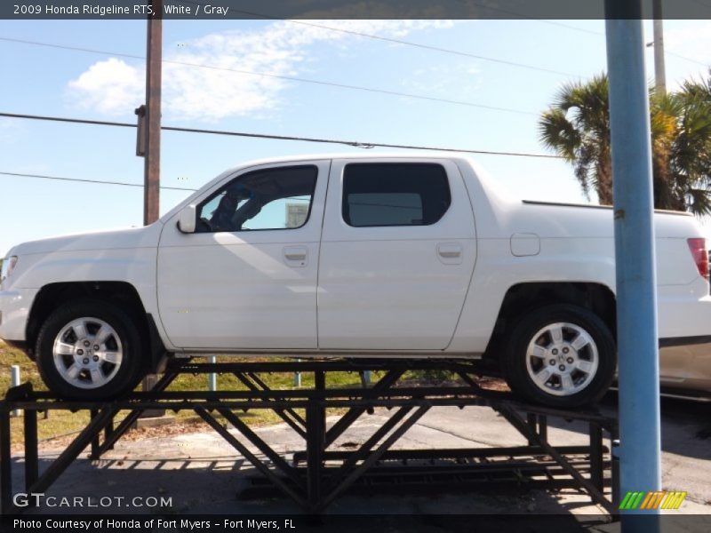 White / Gray 2009 Honda Ridgeline RTS
