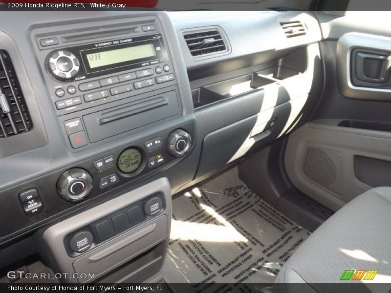 White / Gray 2009 Honda Ridgeline RTS