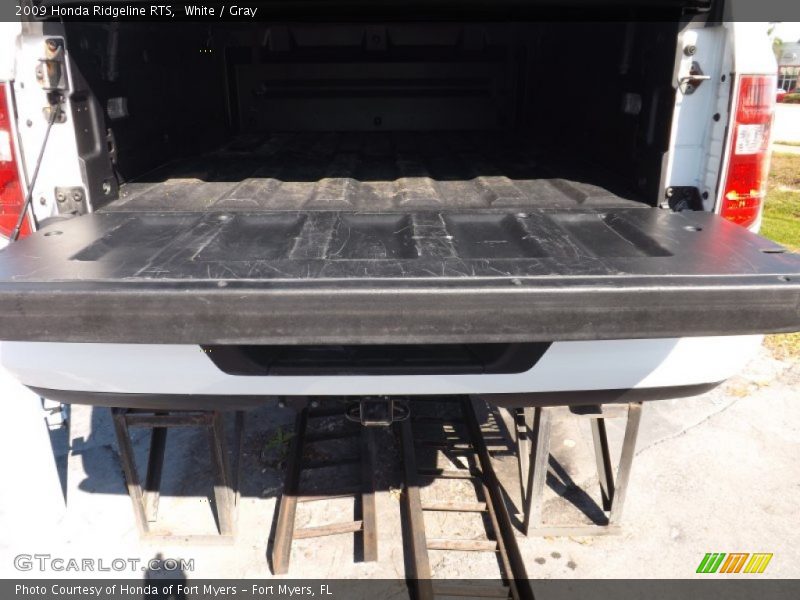 White / Gray 2009 Honda Ridgeline RTS