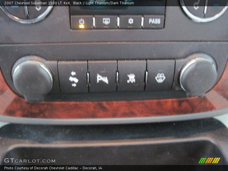 Black / Light Titanium/Dark Titanium 2007 Chevrolet Suburban 1500 LT 4x4