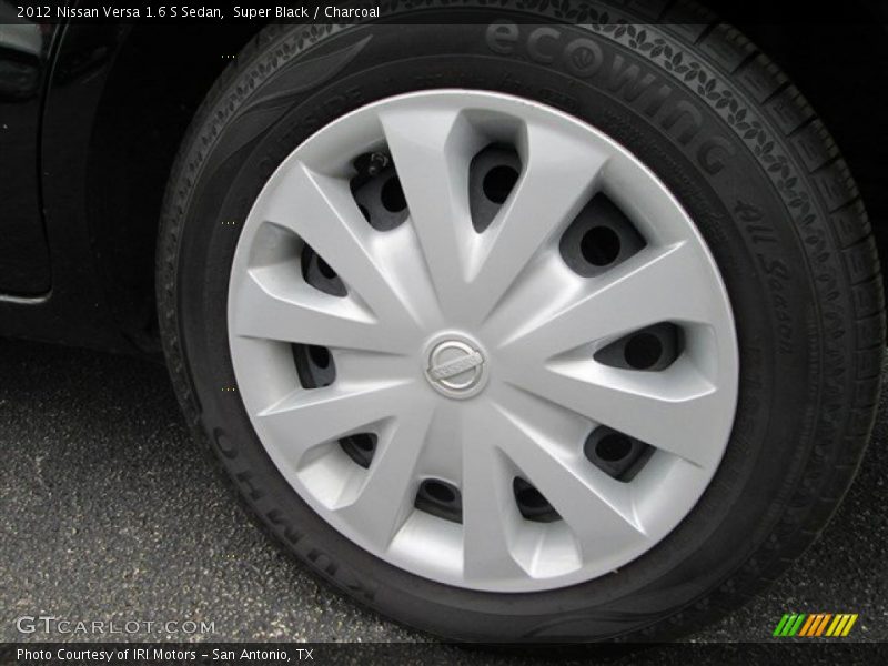 Super Black / Charcoal 2012 Nissan Versa 1.6 S Sedan