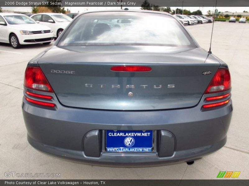 Magnesium Pearlcoat / Dark Slate Grey 2006 Dodge Stratus SXT Sedan