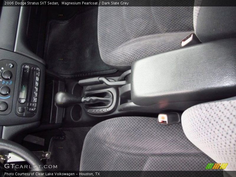 Magnesium Pearlcoat / Dark Slate Grey 2006 Dodge Stratus SXT Sedan