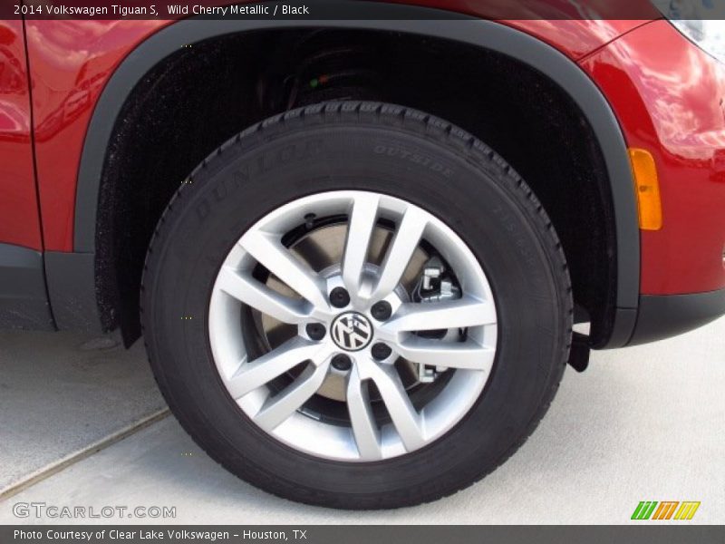 Wild Cherry Metallic / Black 2014 Volkswagen Tiguan S