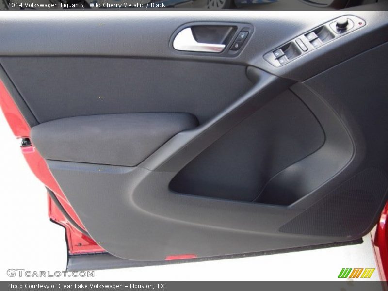 Wild Cherry Metallic / Black 2014 Volkswagen Tiguan S