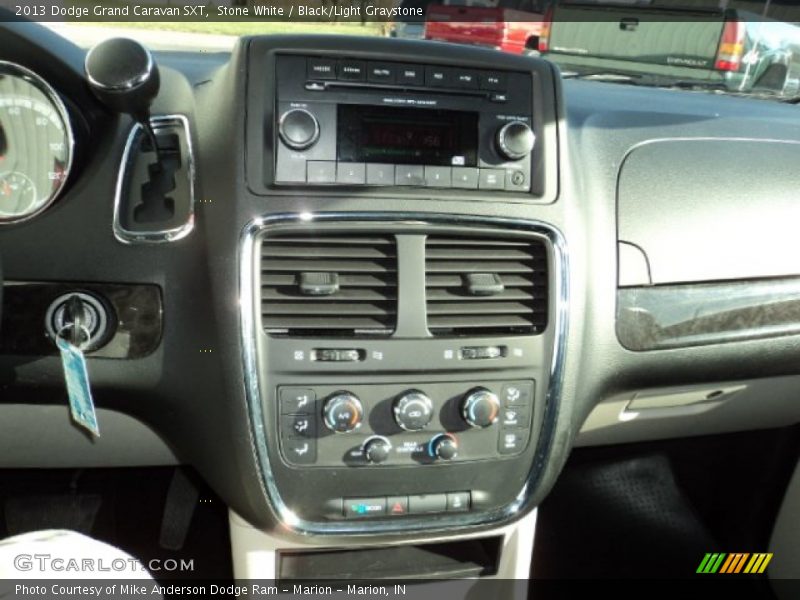 Stone White / Black/Light Graystone 2013 Dodge Grand Caravan SXT