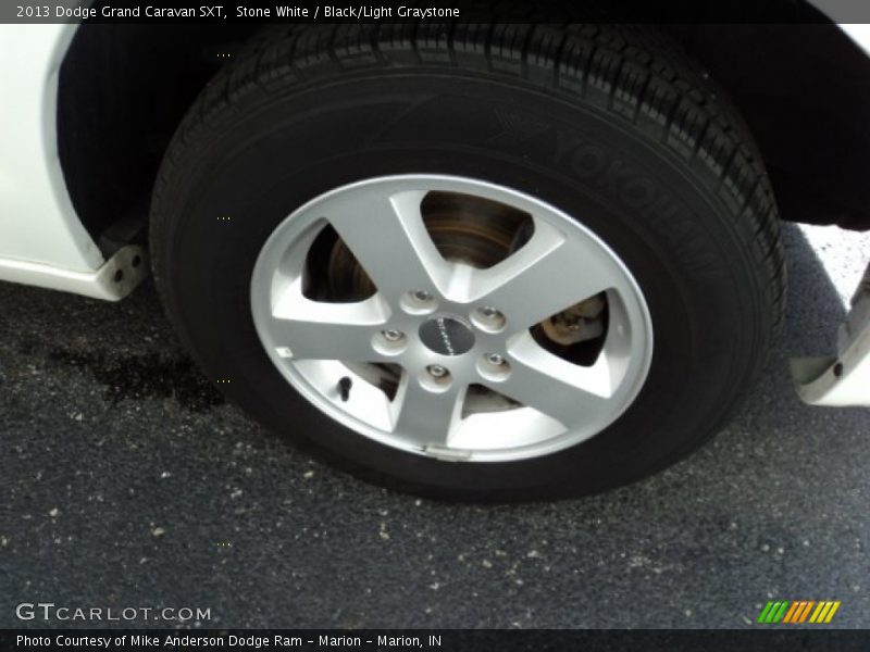 Stone White / Black/Light Graystone 2013 Dodge Grand Caravan SXT