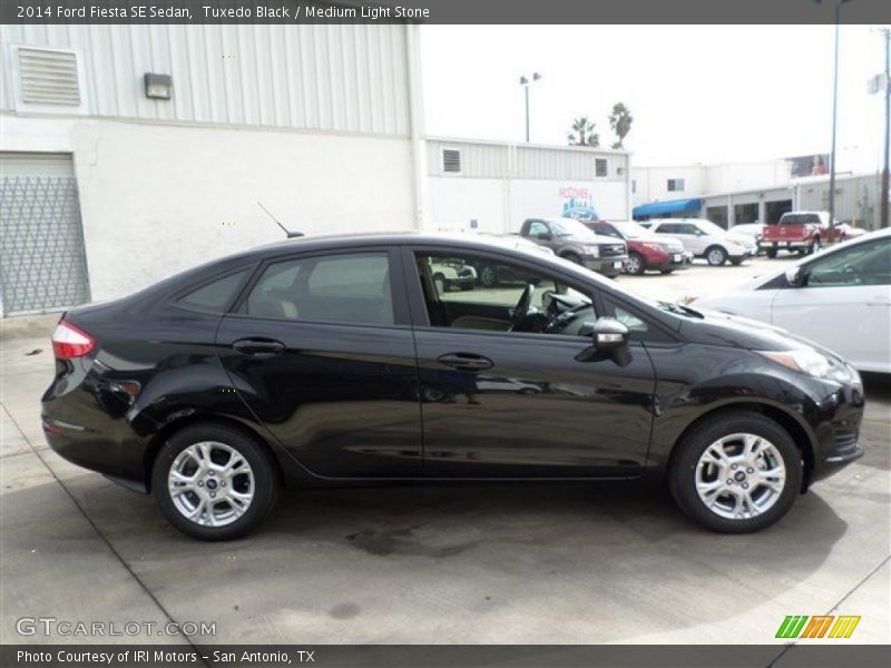 Tuxedo Black / Medium Light Stone 2014 Ford Fiesta SE Sedan