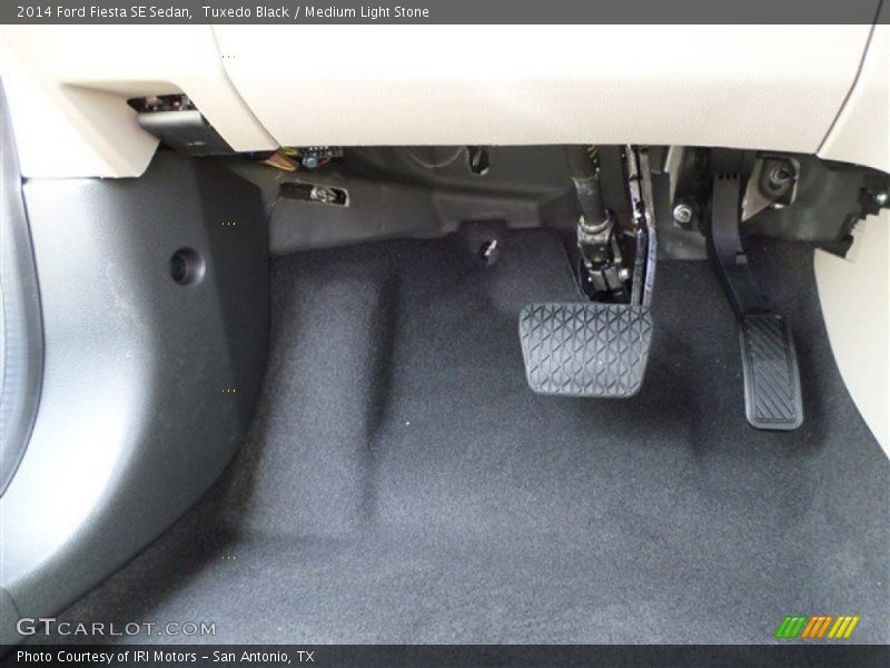 Tuxedo Black / Medium Light Stone 2014 Ford Fiesta SE Sedan