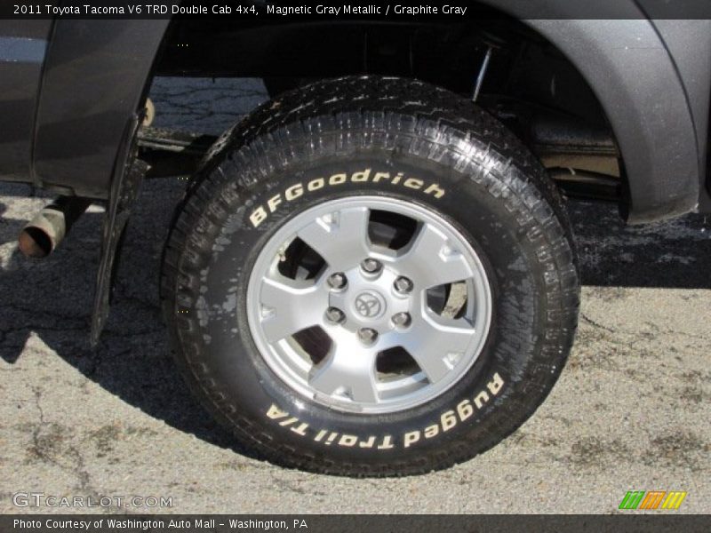Magnetic Gray Metallic / Graphite Gray 2011 Toyota Tacoma V6 TRD Double Cab 4x4