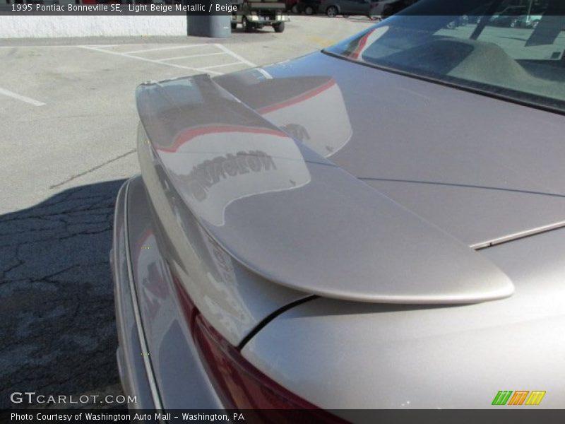 Light Beige Metallic / Beige 1995 Pontiac Bonneville SE