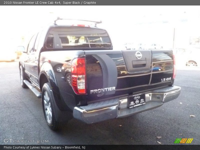 Super Black / Graphite 2010 Nissan Frontier LE Crew Cab 4x4