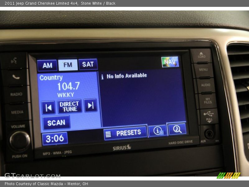 Stone White / Black 2011 Jeep Grand Cherokee Limited 4x4