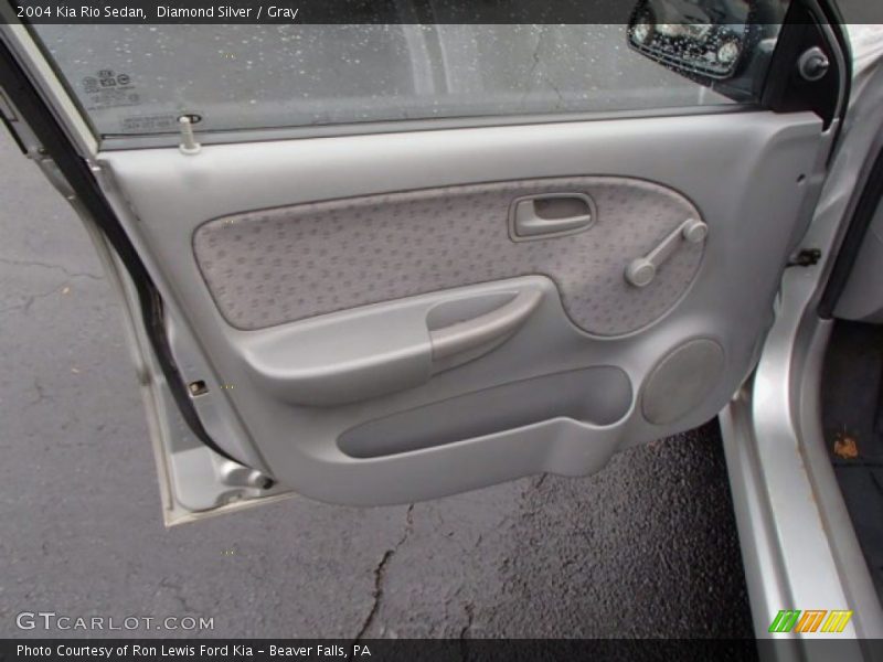 Diamond Silver / Gray 2004 Kia Rio Sedan