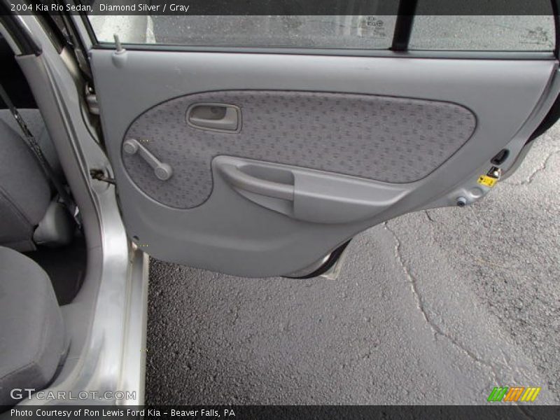 Diamond Silver / Gray 2004 Kia Rio Sedan