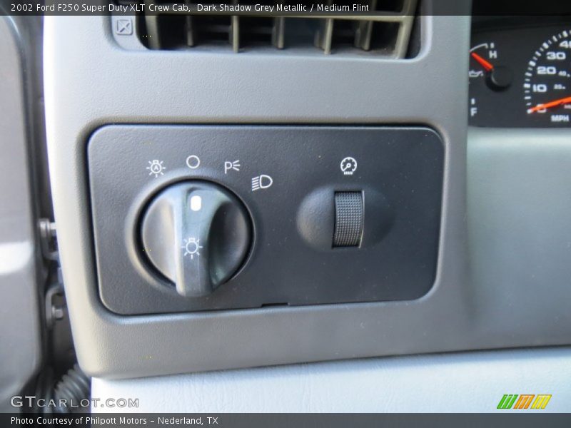Controls of 2002 F250 Super Duty XLT Crew Cab