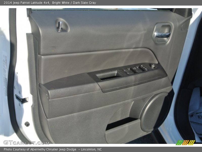 Bright White / Dark Slate Gray 2014 Jeep Patriot Latitude 4x4