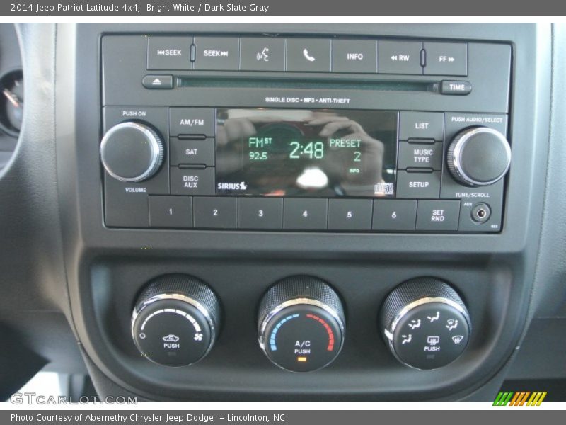 Bright White / Dark Slate Gray 2014 Jeep Patriot Latitude 4x4
