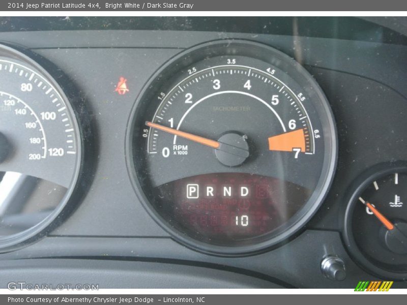 Bright White / Dark Slate Gray 2014 Jeep Patriot Latitude 4x4