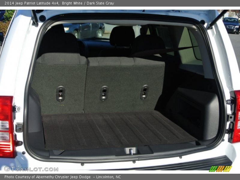 Bright White / Dark Slate Gray 2014 Jeep Patriot Latitude 4x4