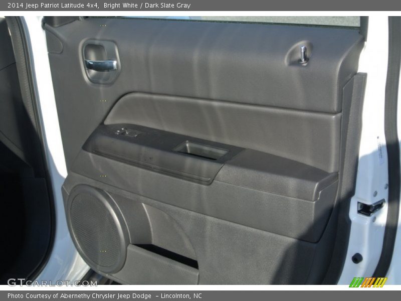 Bright White / Dark Slate Gray 2014 Jeep Patriot Latitude 4x4
