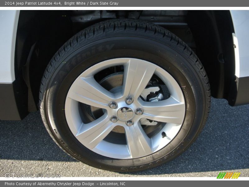 Bright White / Dark Slate Gray 2014 Jeep Patriot Latitude 4x4