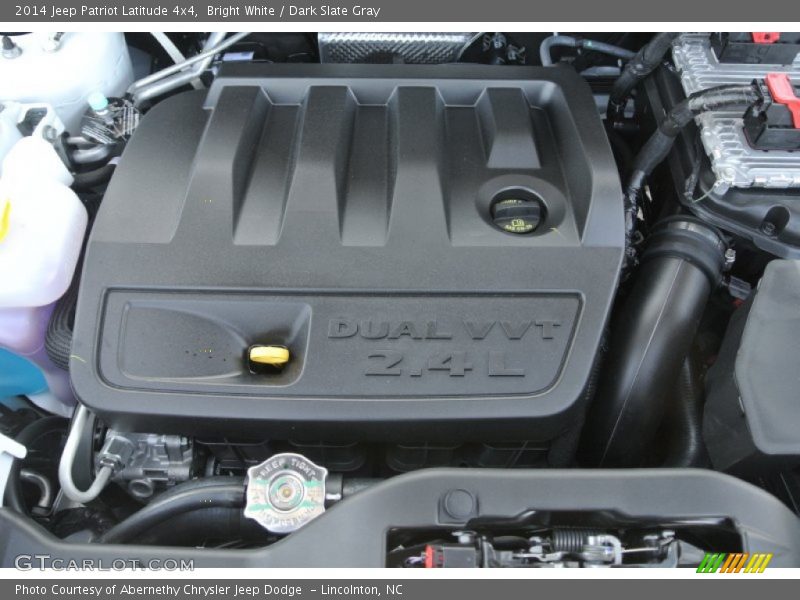 Bright White / Dark Slate Gray 2014 Jeep Patriot Latitude 4x4