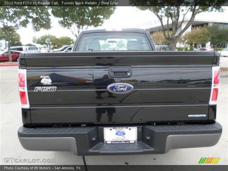 Tuxedo Black Metallic / Steel Gray 2013 Ford F150 XL Regular Cab