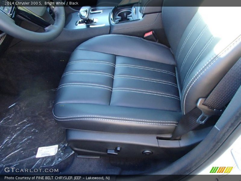 Bright White / Black 2014 Chrysler 300 S