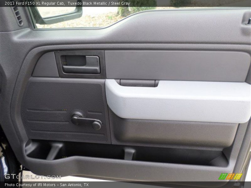 Tuxedo Black Metallic / Steel Gray 2013 Ford F150 XL Regular Cab