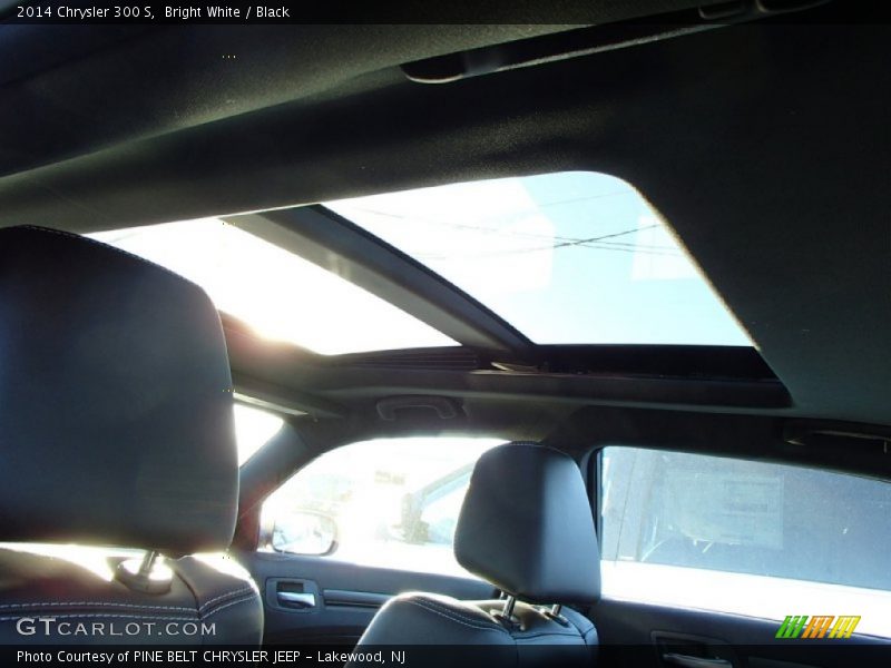 Bright White / Black 2014 Chrysler 300 S