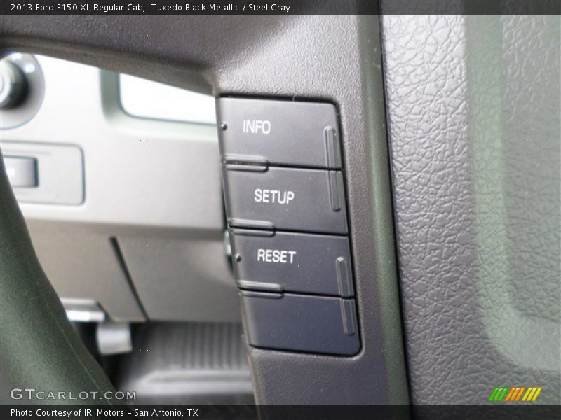Tuxedo Black Metallic / Steel Gray 2013 Ford F150 XL Regular Cab