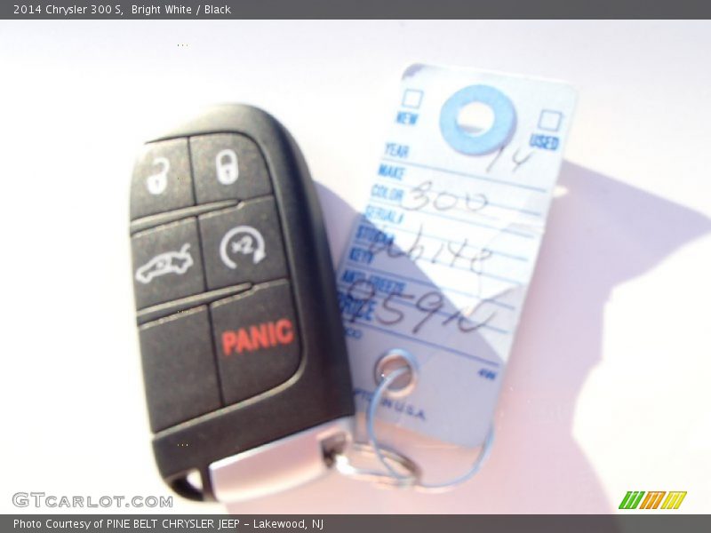Bright White / Black 2014 Chrysler 300 S