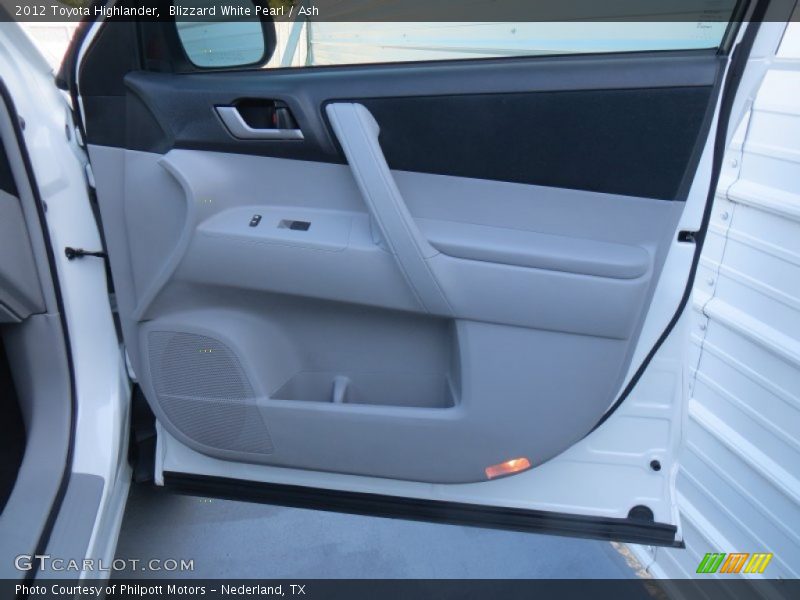 Blizzard White Pearl / Ash 2012 Toyota Highlander