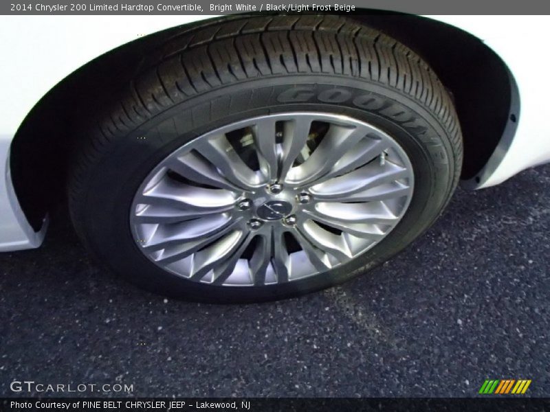 Bright White / Black/Light Frost Beige 2014 Chrysler 200 Limited Hardtop Convertible