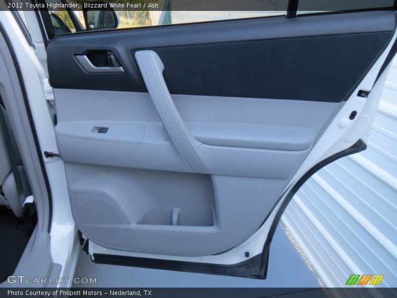 Blizzard White Pearl / Ash 2012 Toyota Highlander