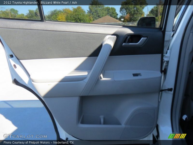 Blizzard White Pearl / Ash 2012 Toyota Highlander