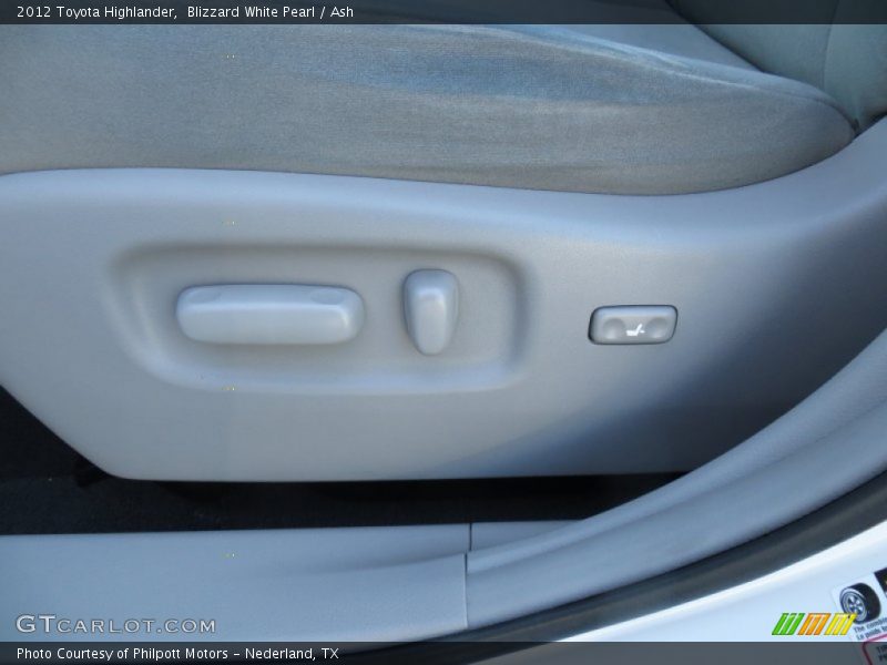 Blizzard White Pearl / Ash 2012 Toyota Highlander