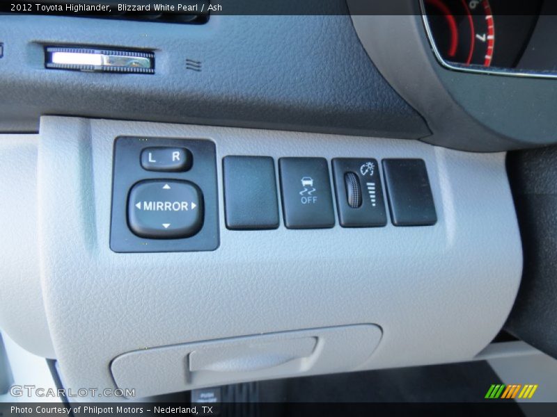 Blizzard White Pearl / Ash 2012 Toyota Highlander