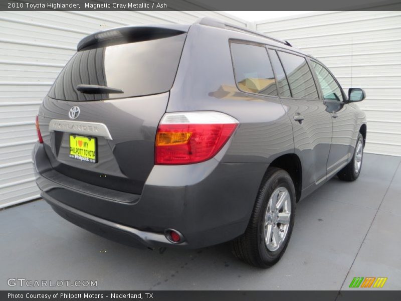 Magnetic Gray Metallic / Ash 2010 Toyota Highlander